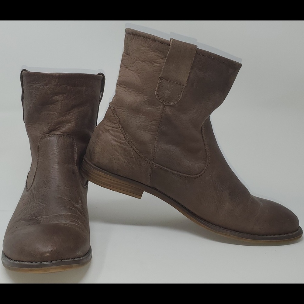 100% soft leather ankle boots
